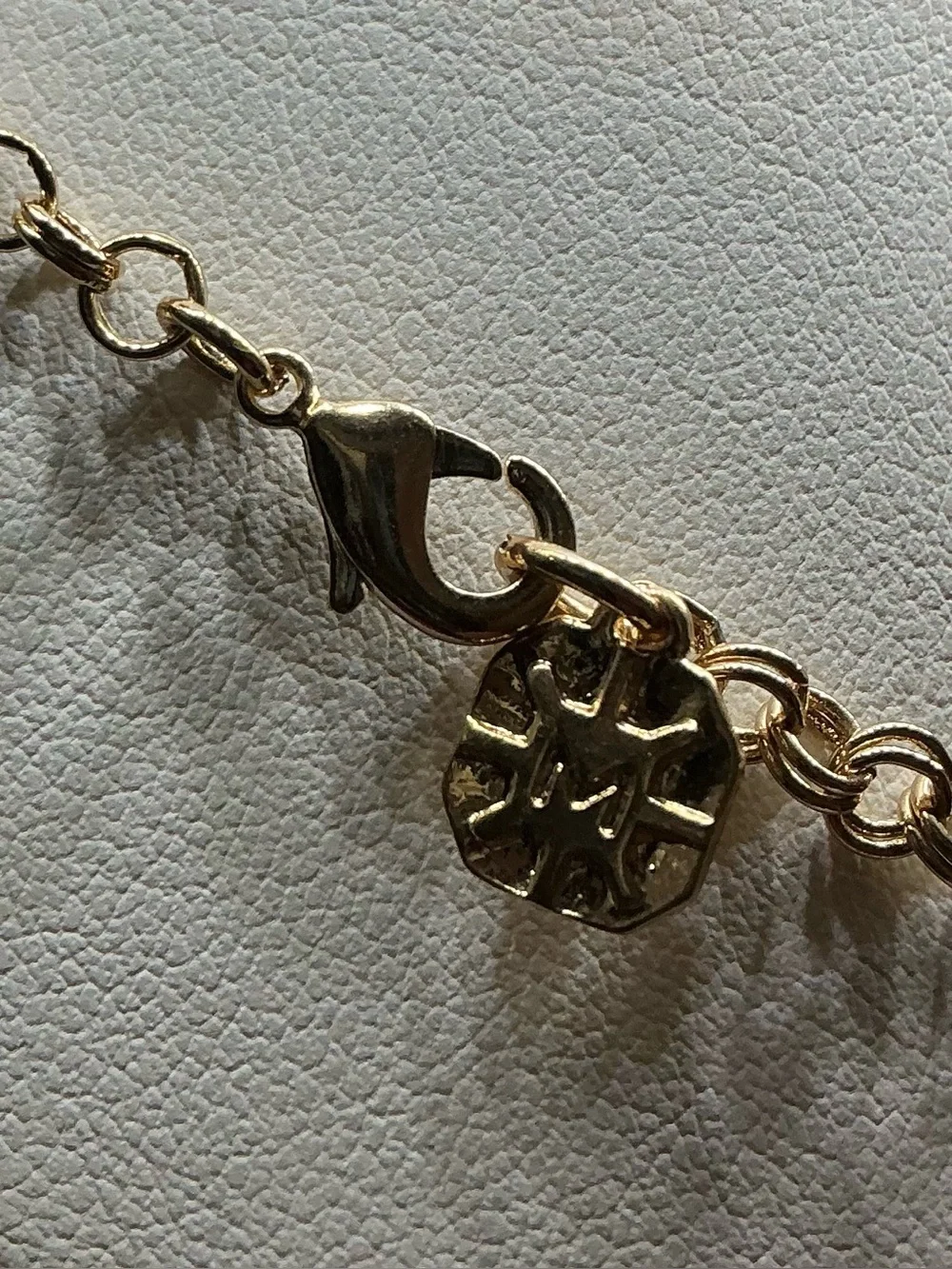 MADEWELL GOLDTONE 34” NECKLACE WITH LIGHT GREEN BEADED ACCENTS - Picture 3 of 3